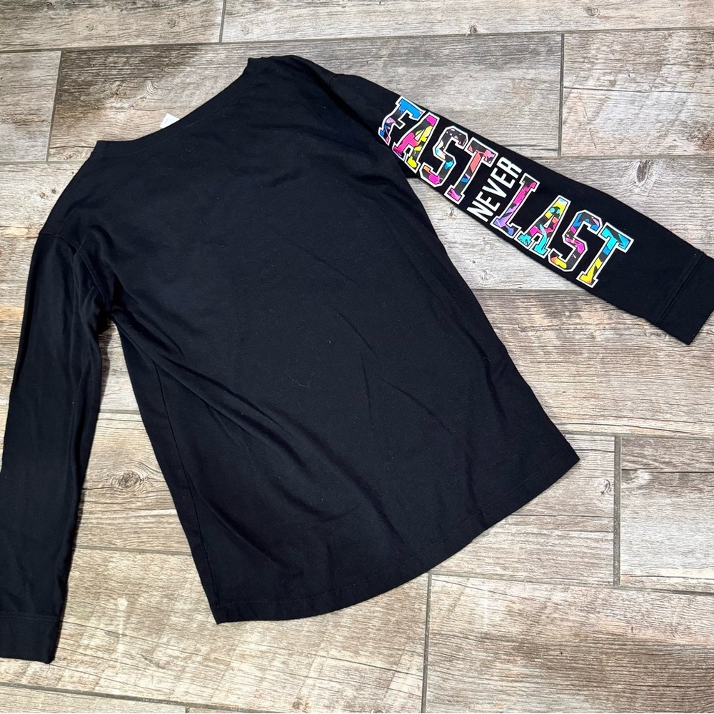 Shirt​ - Picture 8 of 9